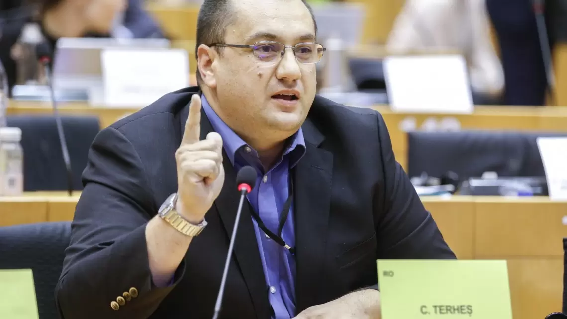 Cristian Terheș of EU Parliament says it like it is – believes that a passport threatens basic human rights